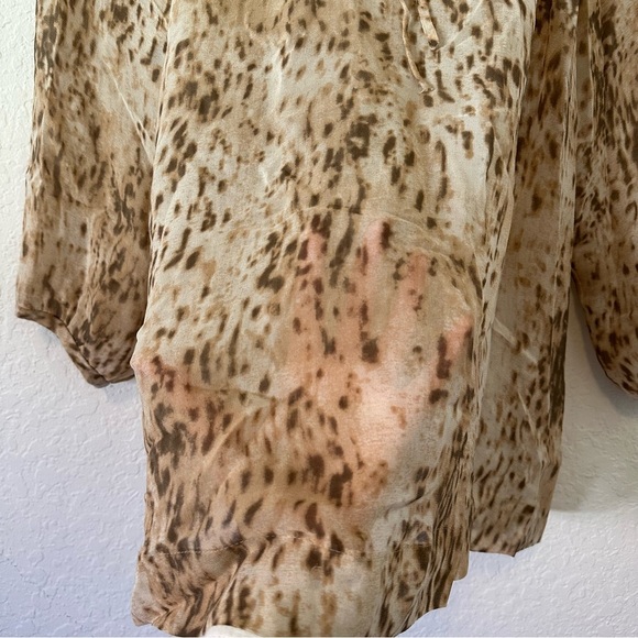 Club Monaco Silk Animal Print Blouse Size Medium - Picture 3 of 7